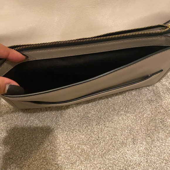 Marc Jacobs Large Madison Taupe Crossbody Shoulder Bag! - Picture 4 of 9